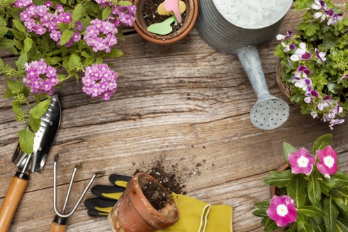 Free quote process for a landscaping project in Palmers Green